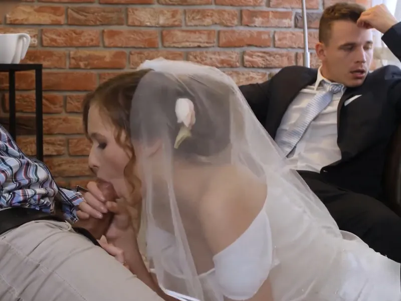 Cô dâu địt trộm với trai ngay trước mặt chồng yêu mới cưới